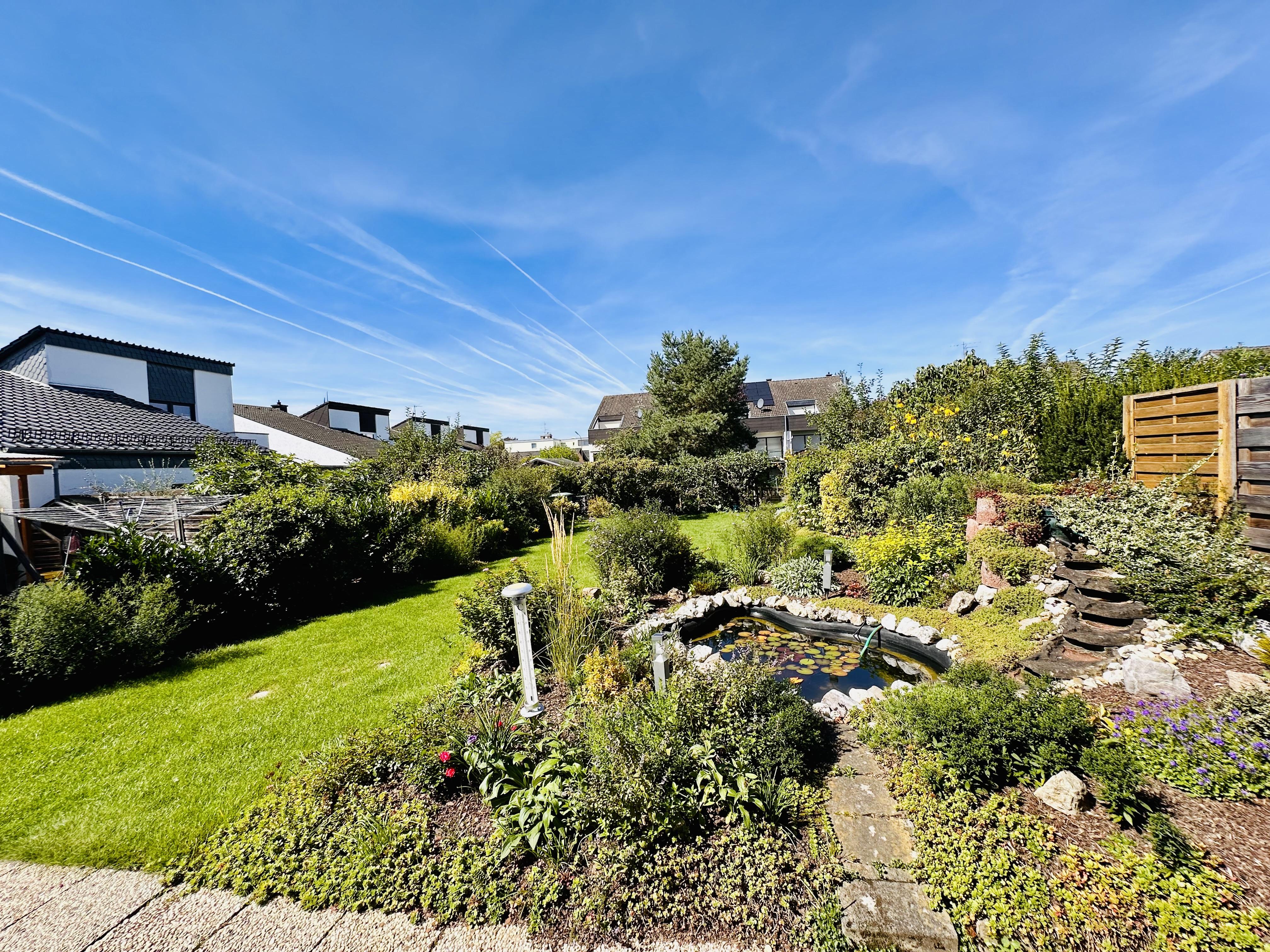 Oase des Wohlfühlens: Freistehendes EFH mit Carport, traumhaftem Garten auf Erbpachtgrundstück - Bild# 2